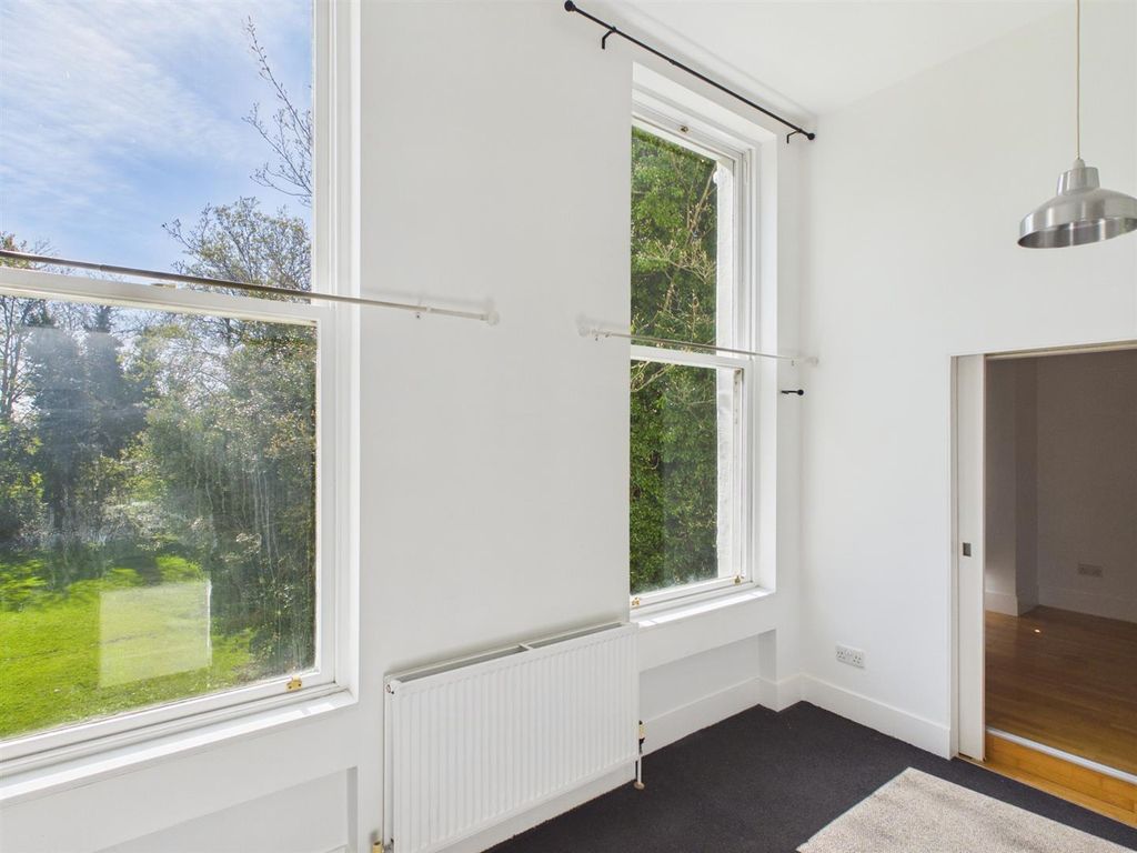 Property photo 3 of 18 Cam03844G0-Pr0438-Still011.Jpg