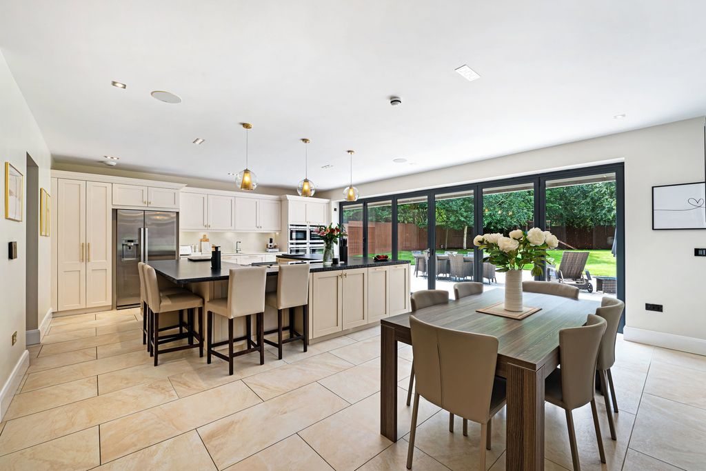 Property photo 3 of 41