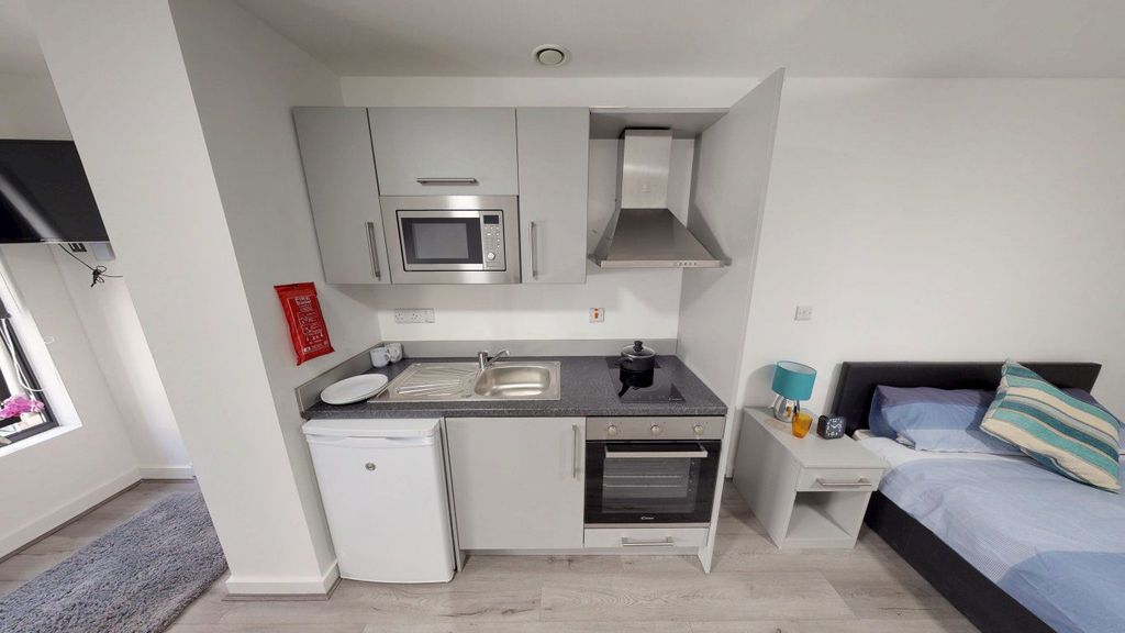 Property photo 3 of 5