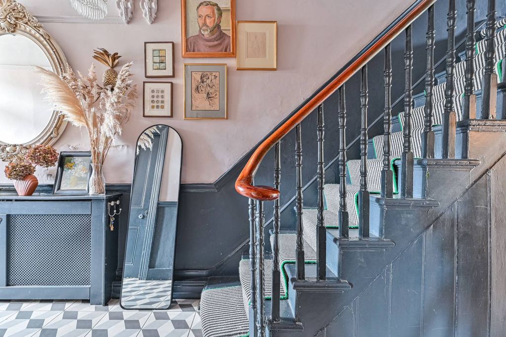 Property photo 3 of 31