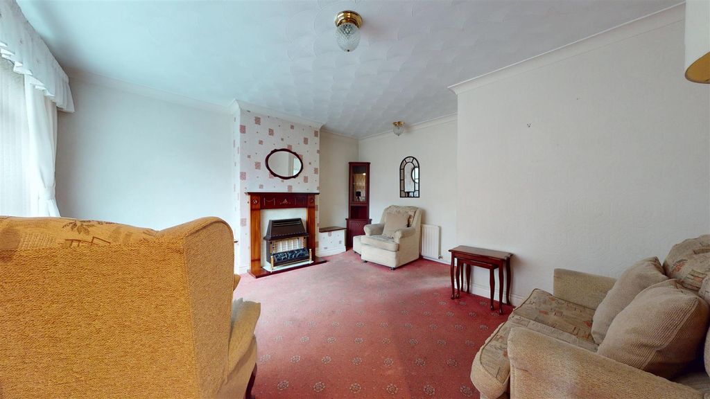 Property photo 2 of 31 Cartwright Close Living Room