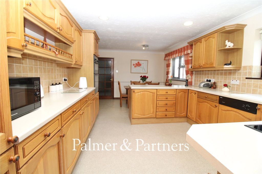 Property photo 3 of 32 Picture No. 41