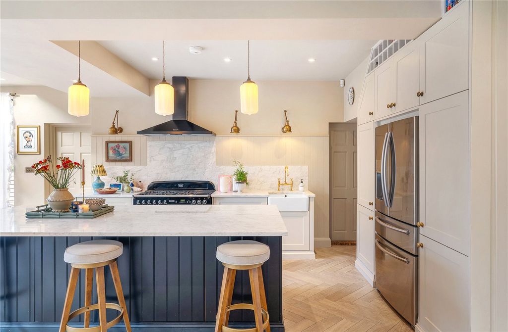 Property photo 1 of 31 Kitchen