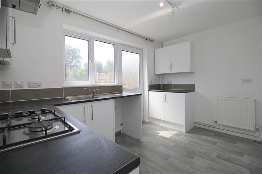 Property photo 3 of 24 Kitchen