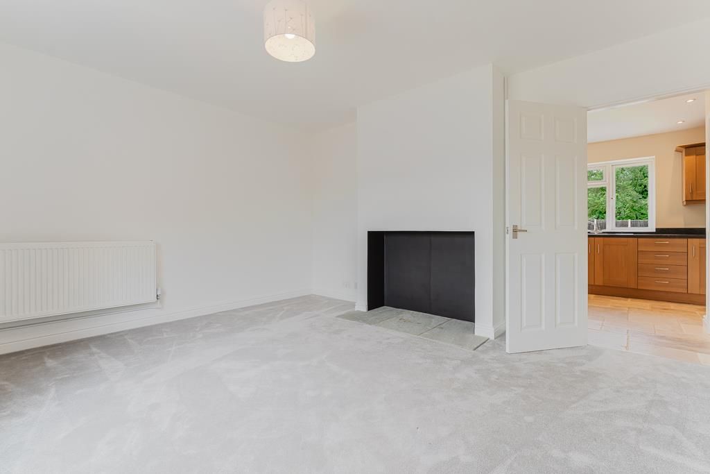 Property photo 3 of 25 7 Regent Close, Burton-8.Jpg