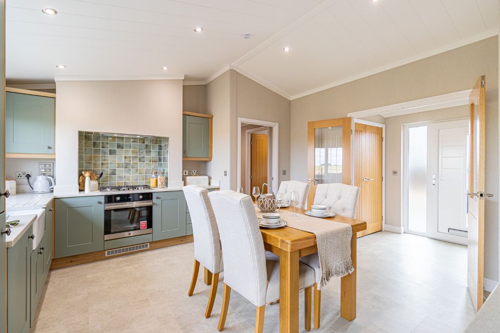 Property photo 2 of 37 5343241