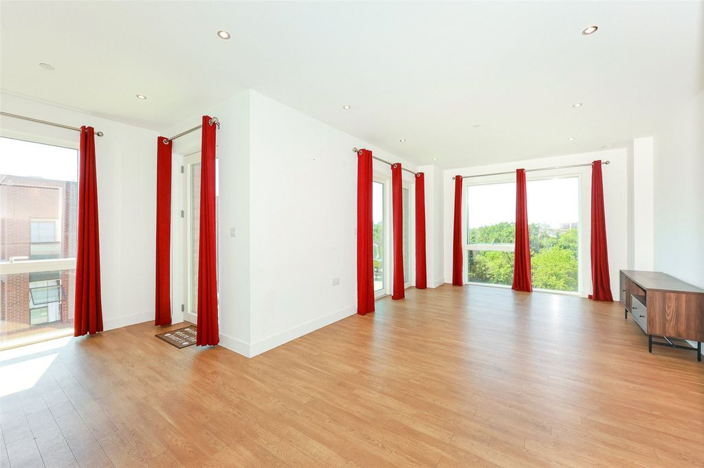 Property photo 2 of 16 Picture No. 06