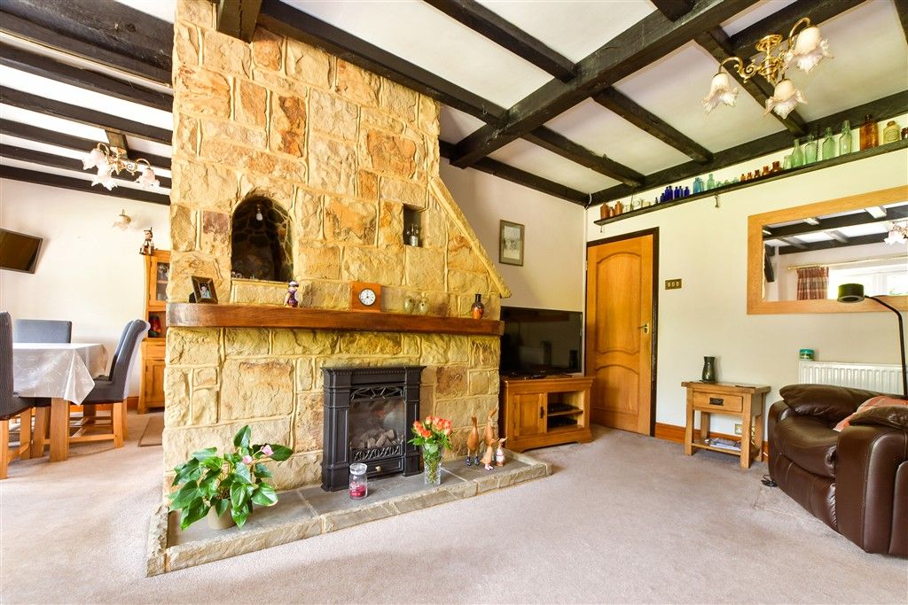 Property photo 3 of 17 Lounge Area