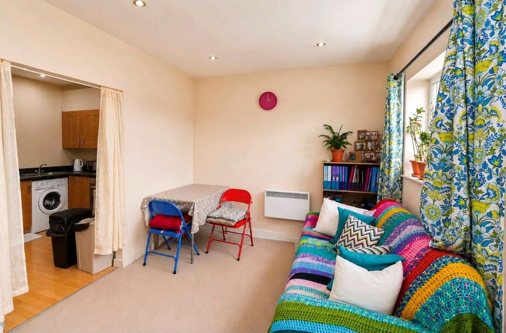 Property photo 3 of 9 Picture No. 20