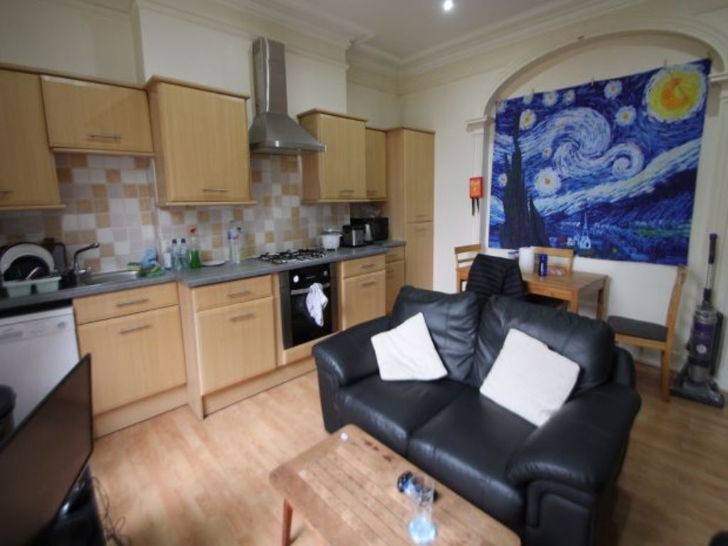 Property photo 2 of 22 Bright And Welcoming Kitchen With Modern Appliance...