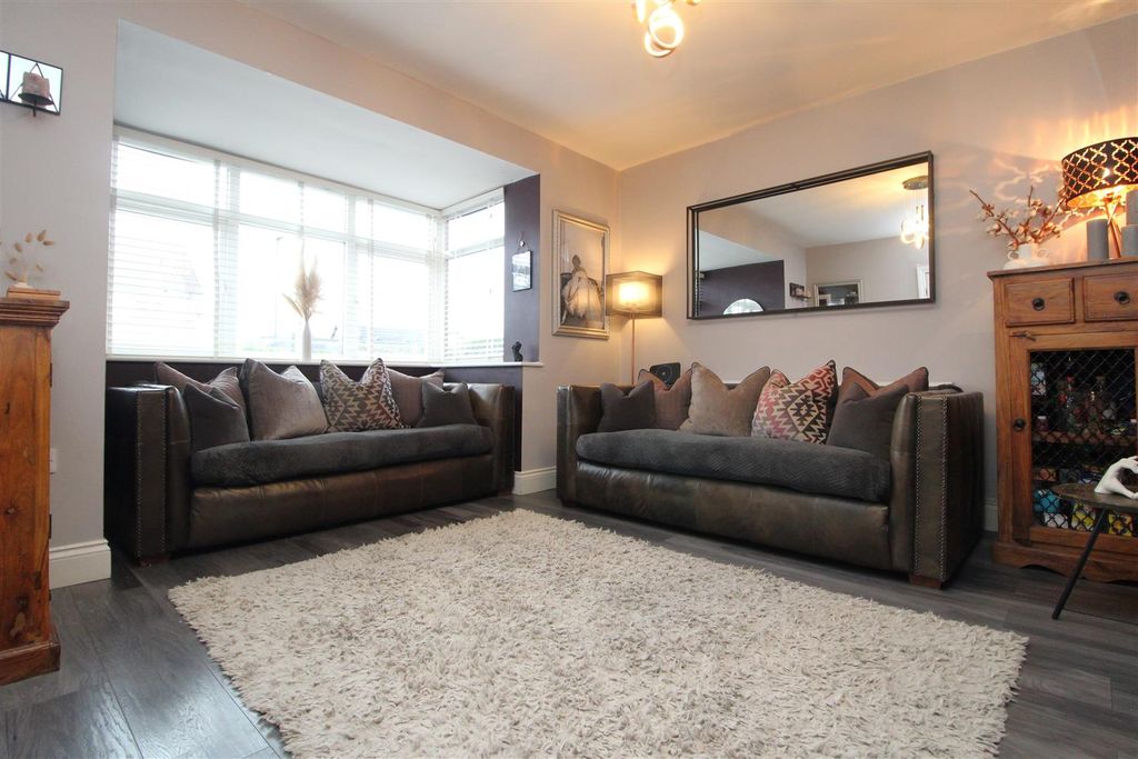 Property photo 3 of 15 Living Room