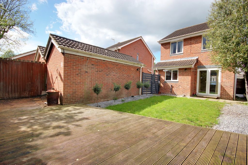 Property photo 2 of 17 1 Rowan Garden B
