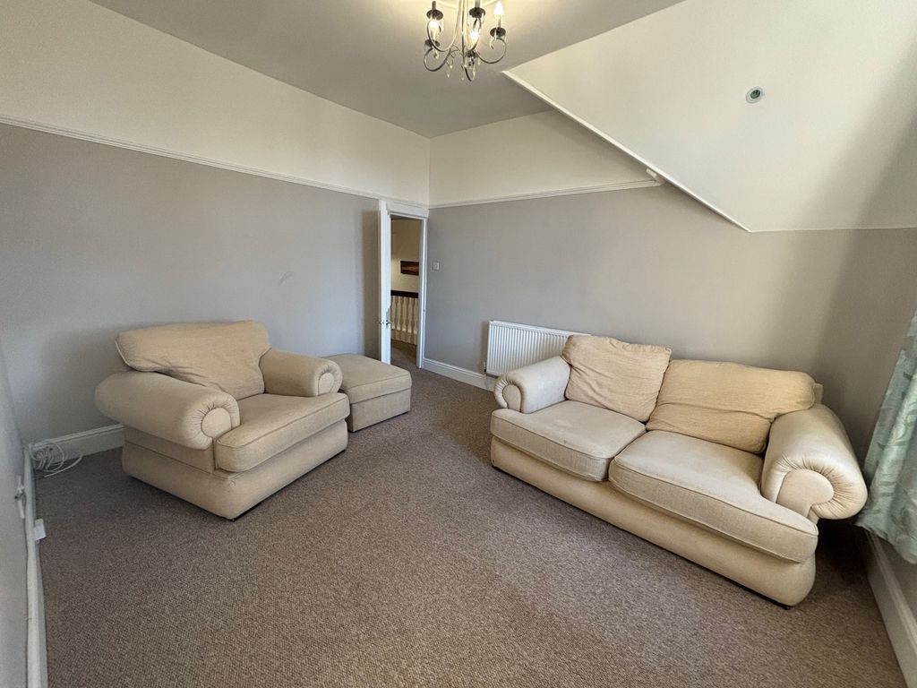 Property photo 3 of 11 531