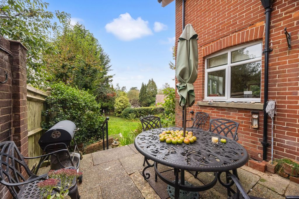 Additional image 23 of 6 bed semi-detached house for salePaddockhall Road, Haywards Heath RH16
