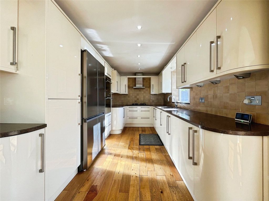 Property photo 2 of 12 Kitchen
