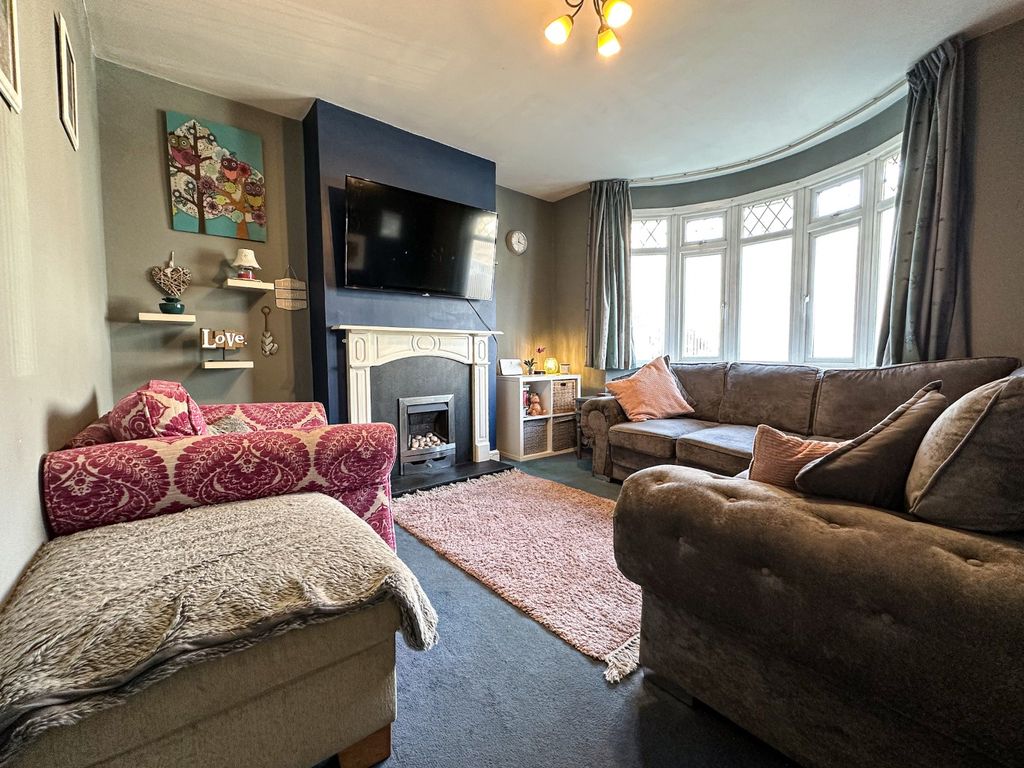 Property photo 2 of 19 3912364