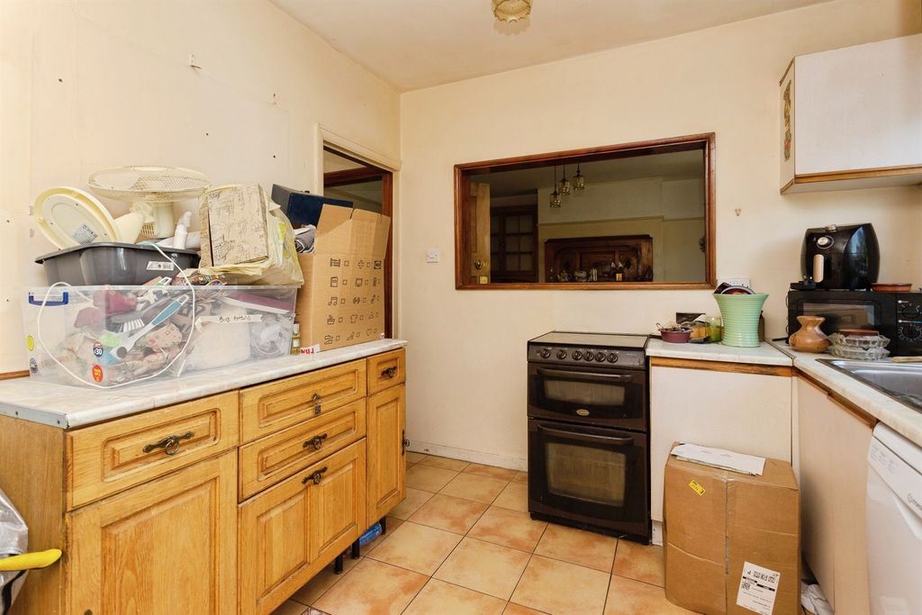Property photo 3 of 14