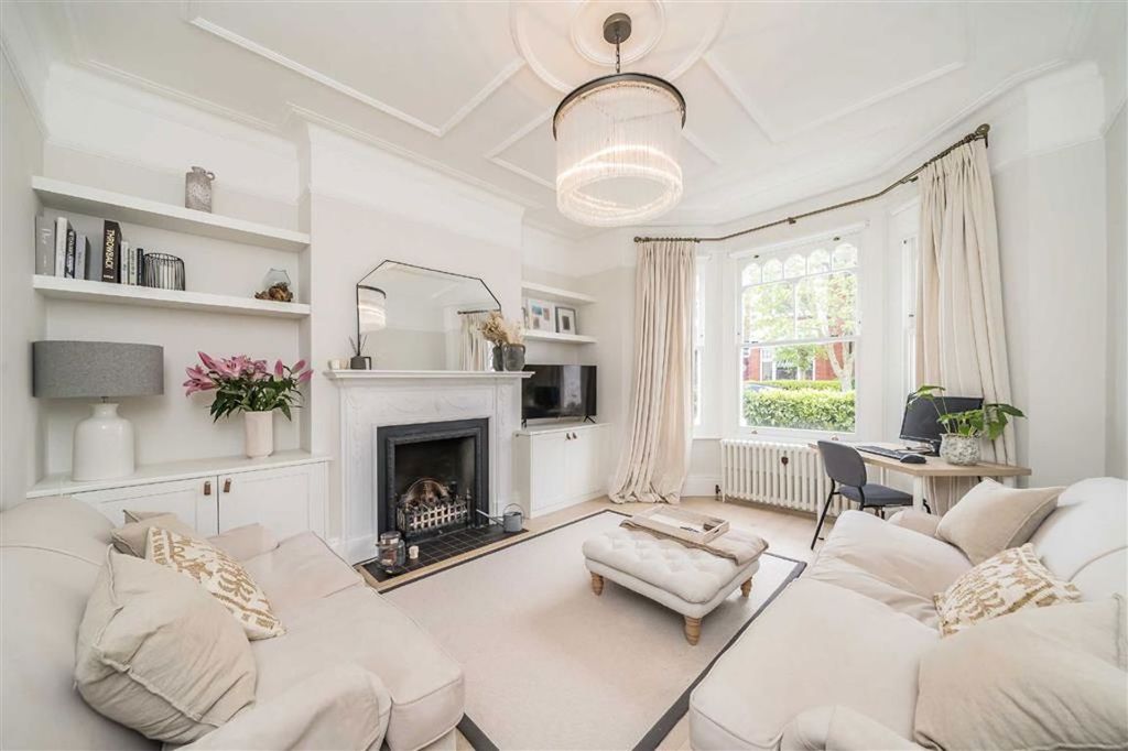 Property photo 2 of 8