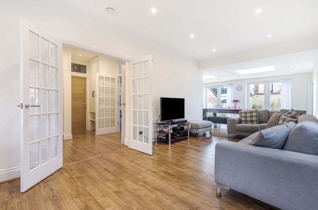 Property photo 3 of 8