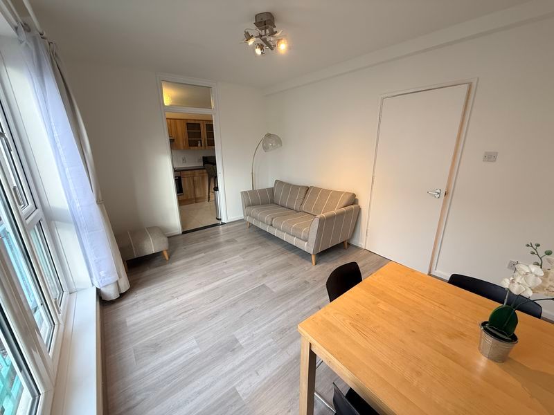 Property photo 2 of 16 Photo 4