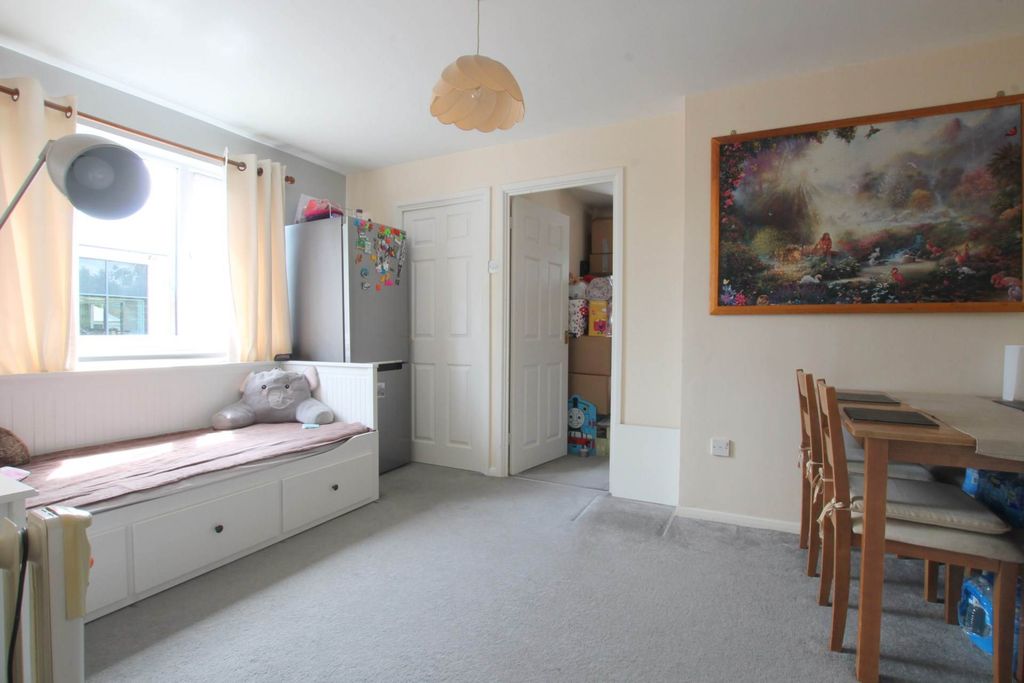 Property photo 2 of 6