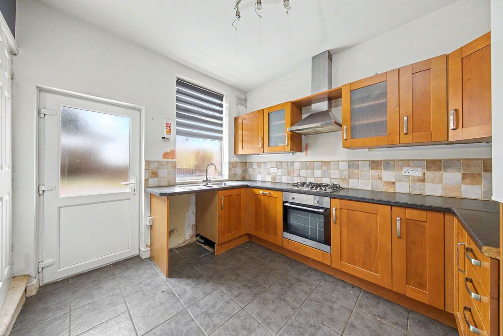 Property photo 3 of 20 Kitchen