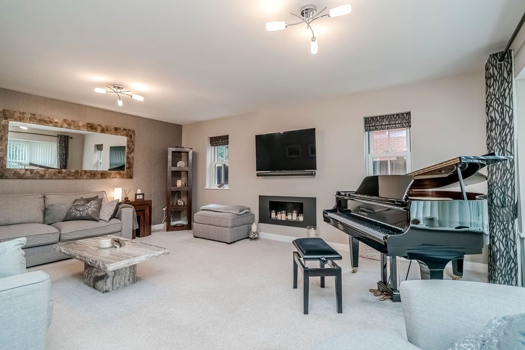 Additional image 10 of 6 bed detached house for saleFarington Lodge Gardens, Farington PR25