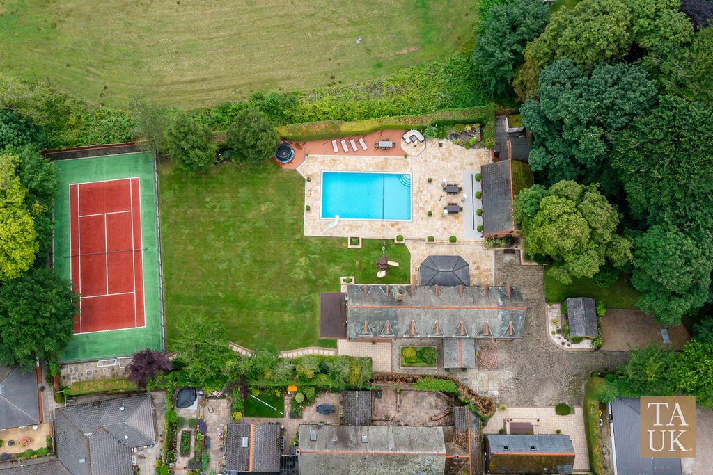 Property photo 2 of 46