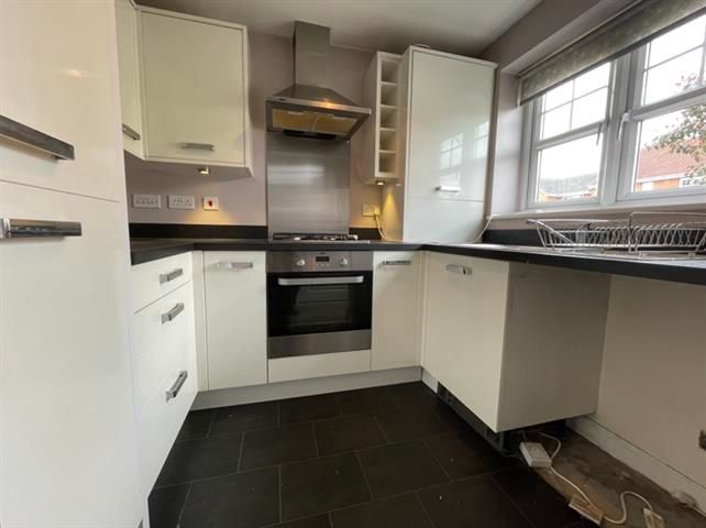 Property photo 3 of 7 Kitchen