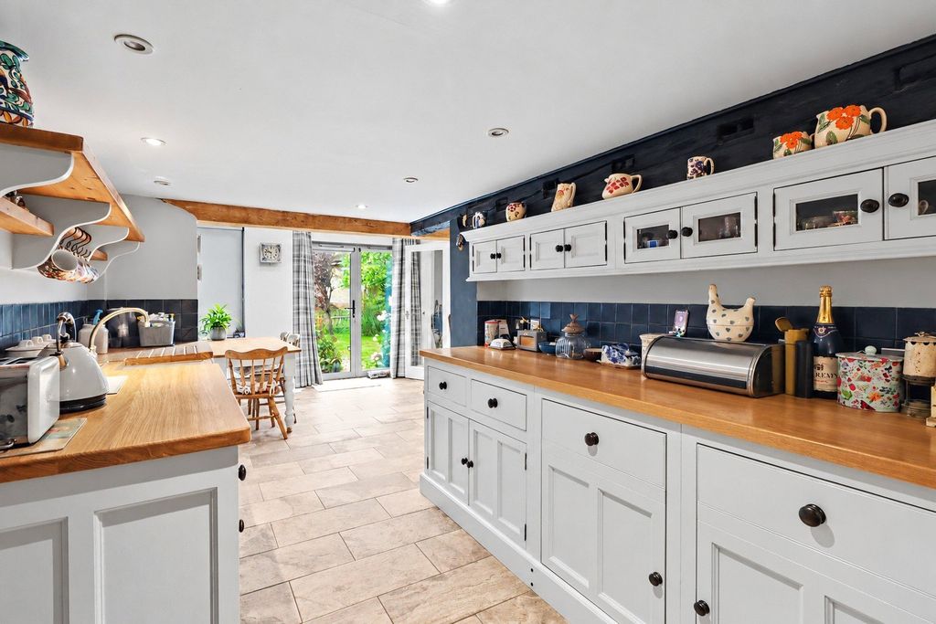 Property photo 3 of 13 Kitchen
