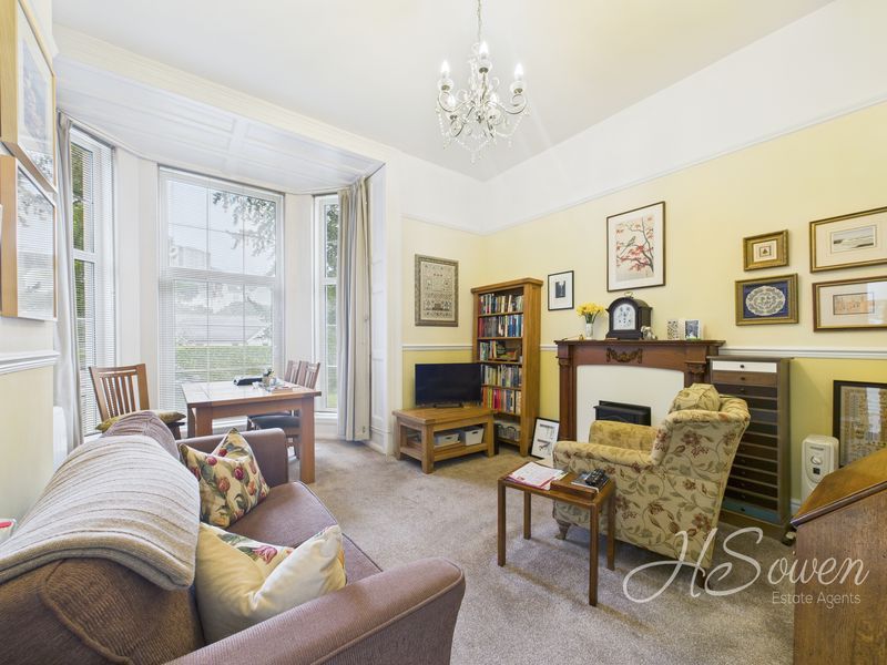 Property photo 2 of 9 Photo 6