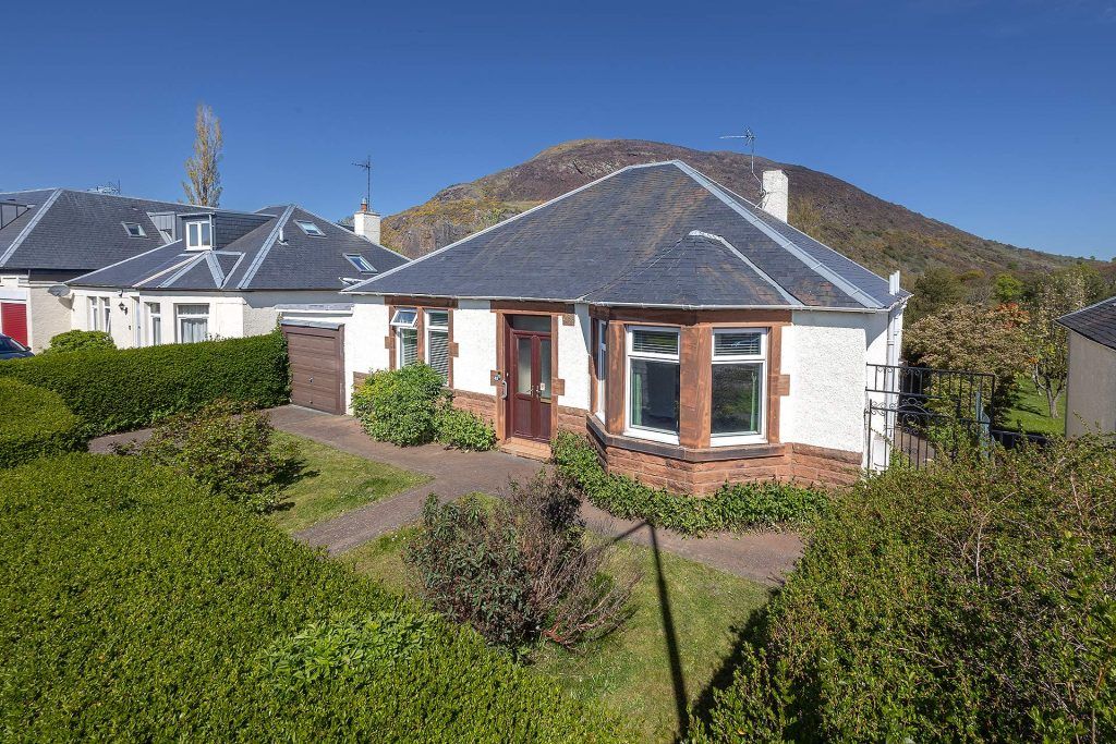 Property photo 1 of 32