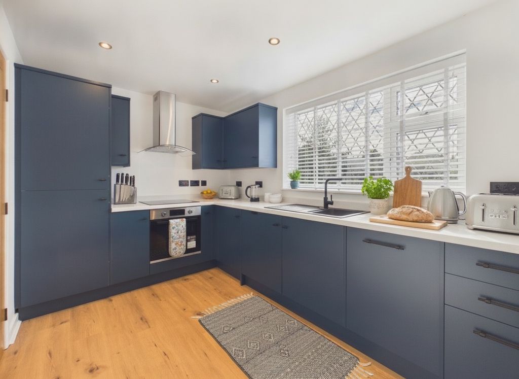 Property photo 2 of 11 5427204