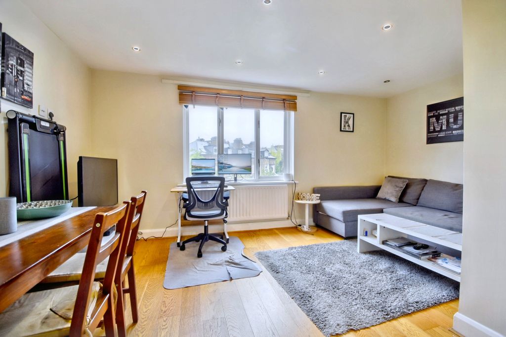 Property photo 1 of 6