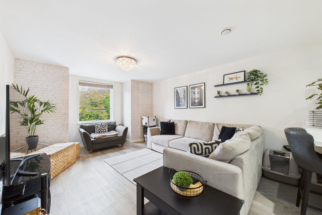 Property photo 3 of 8 Picture No. 05