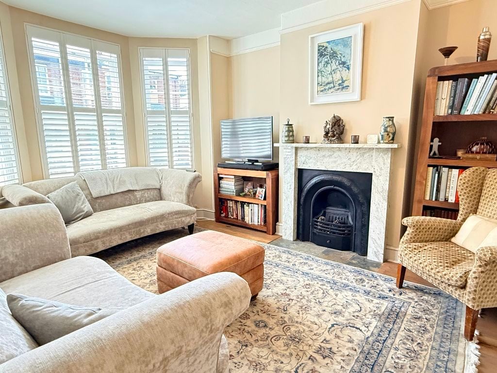 Property photo 2 of 18