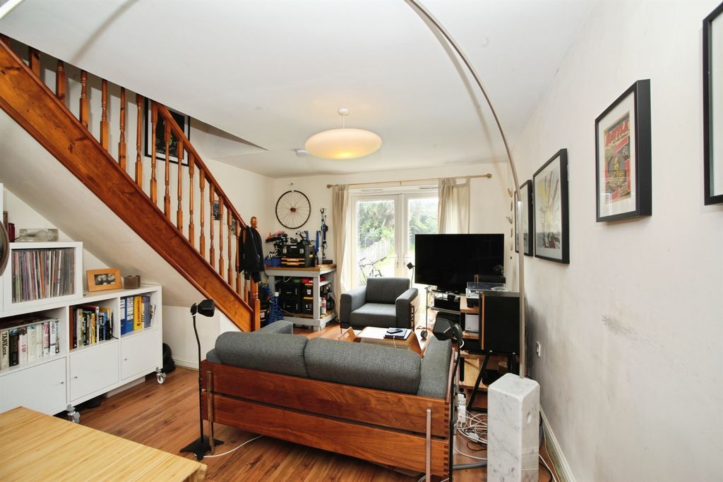 Property photo 3 of 17