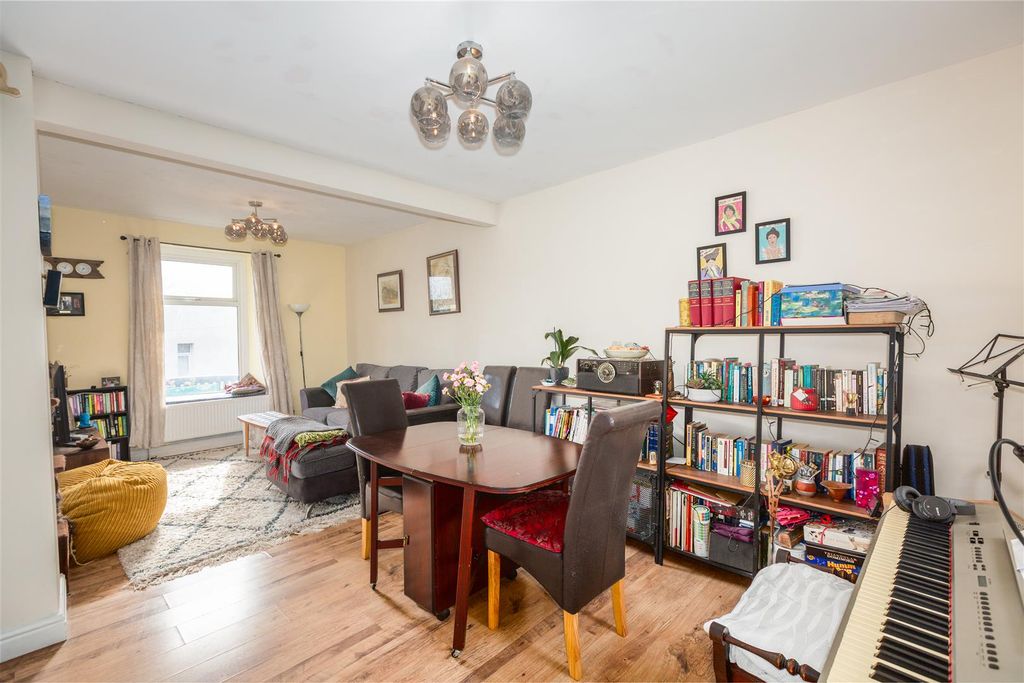 Property photo 3 of 28 Cz0A7501-Edit.Jpg