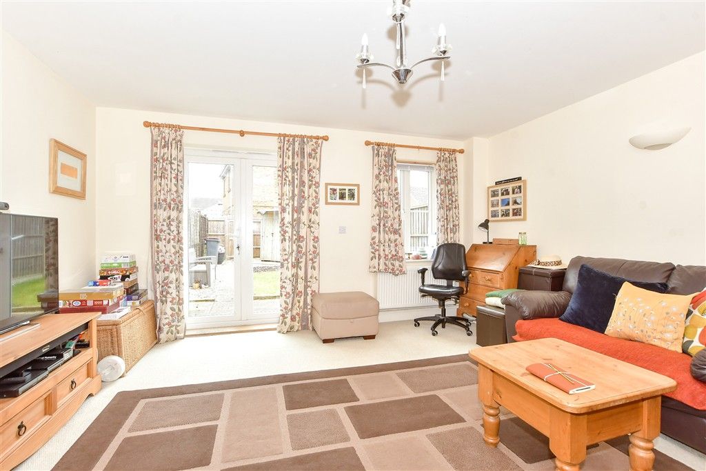 Property photo 2 of 10 Lounge