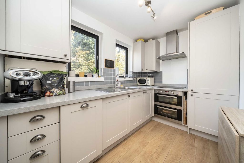 Property photo 2 of 5