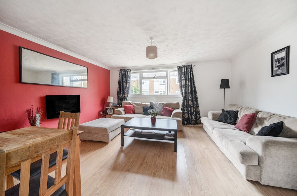 Property photo 2 of 18 1324625-10-6888Bd...