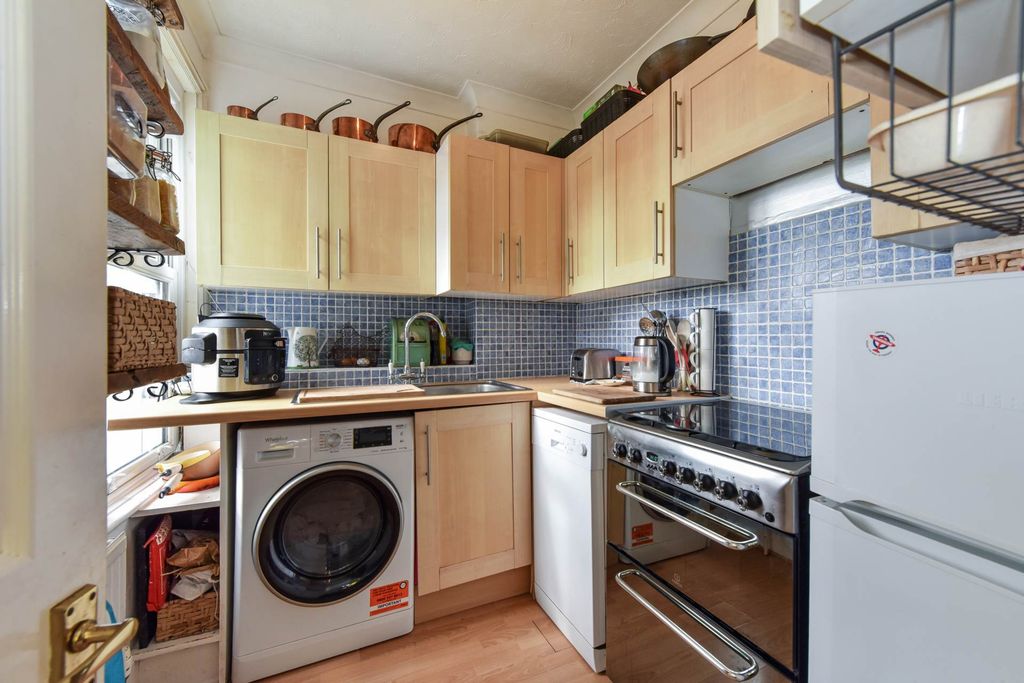 Property photo 3 of 12