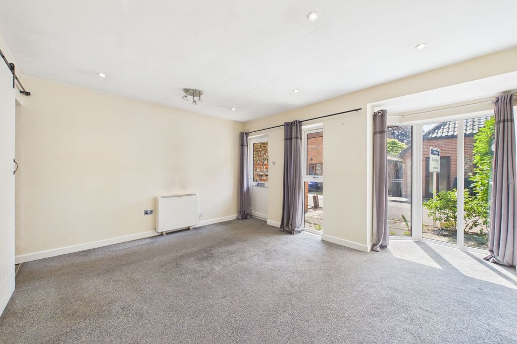Property photo 3 of 8