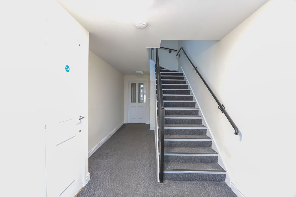 Property photo 2 of 21 2