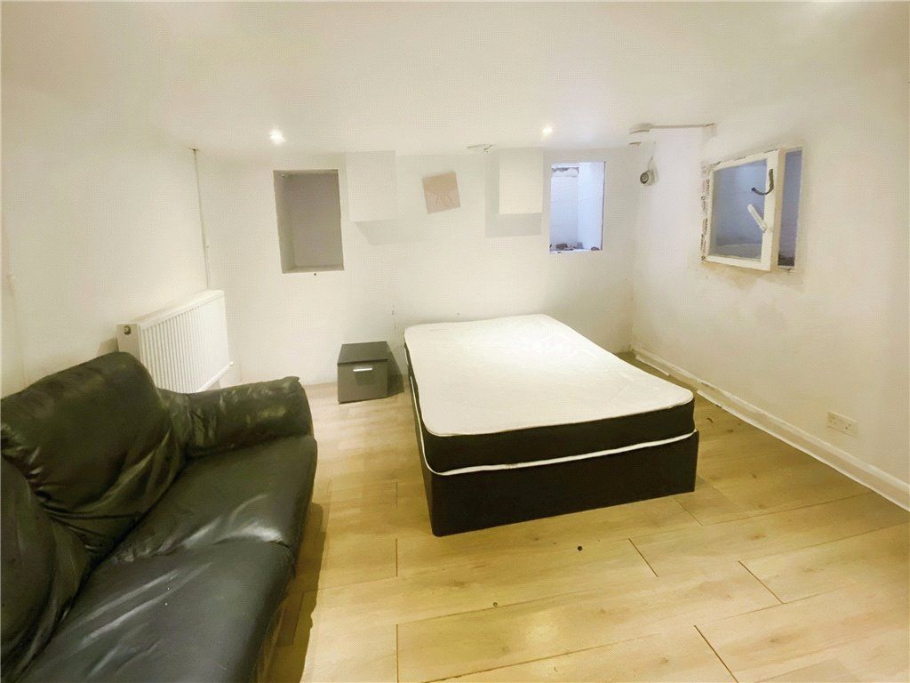 Property photo 3 of 4 Bedroom