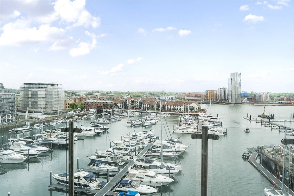 Property photo 3 of 19 Picture No. 53