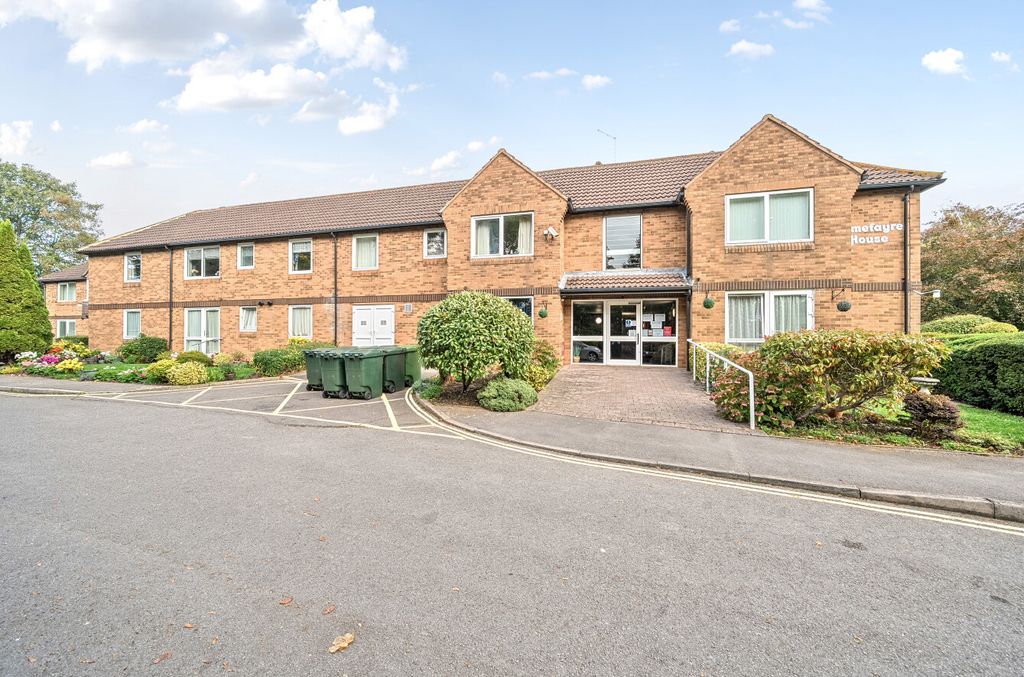 Property photo 1 of 12 1363891-6-68E4d3F...