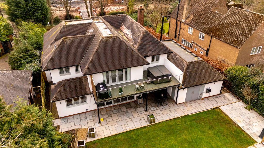 Property photo 2 of 36