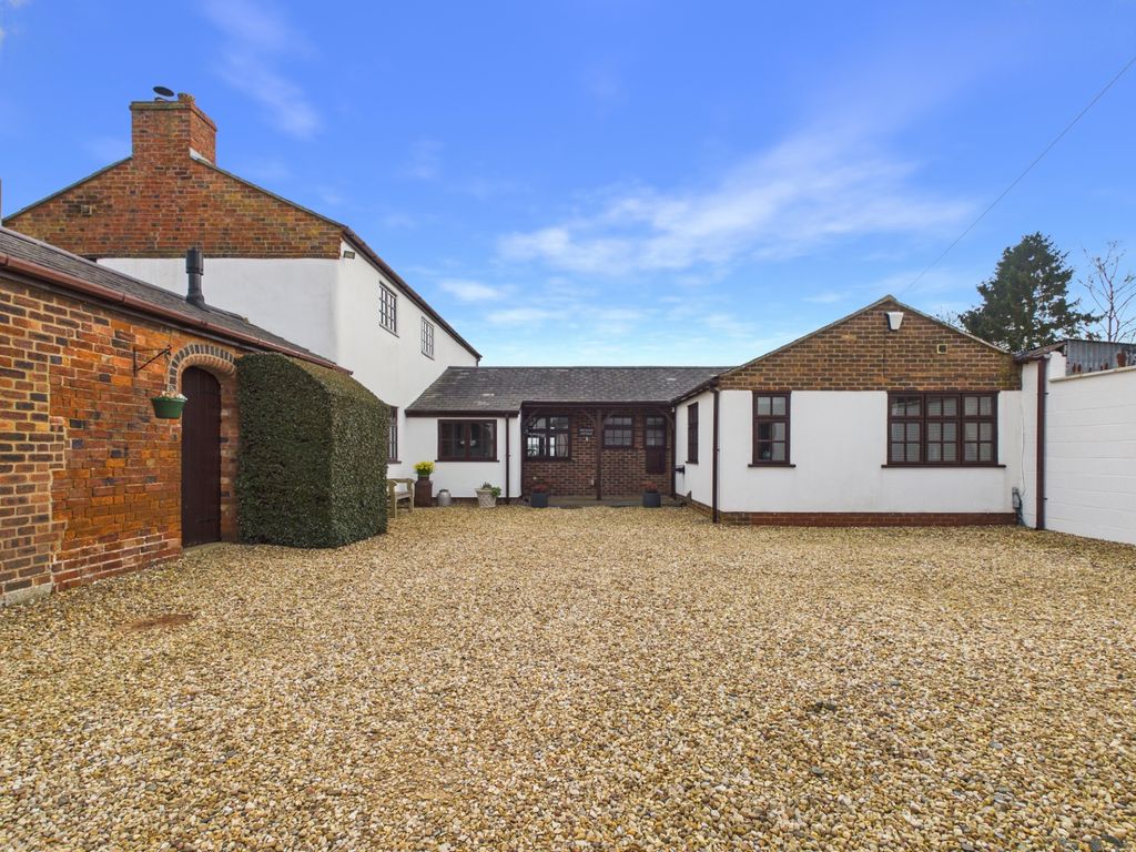 Property photo 3 of 33 Photo 3