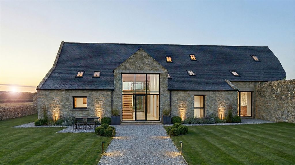 Property photo 1 of 5 View 2 (1).Jpeg